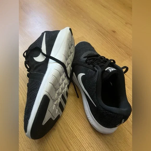 Nike Black Athletic Shoes with Breathable Mesh Design - Picture 2 of 9